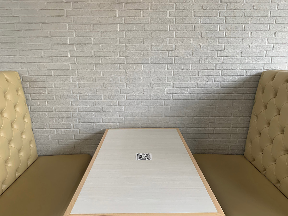 Mesa con código QR
