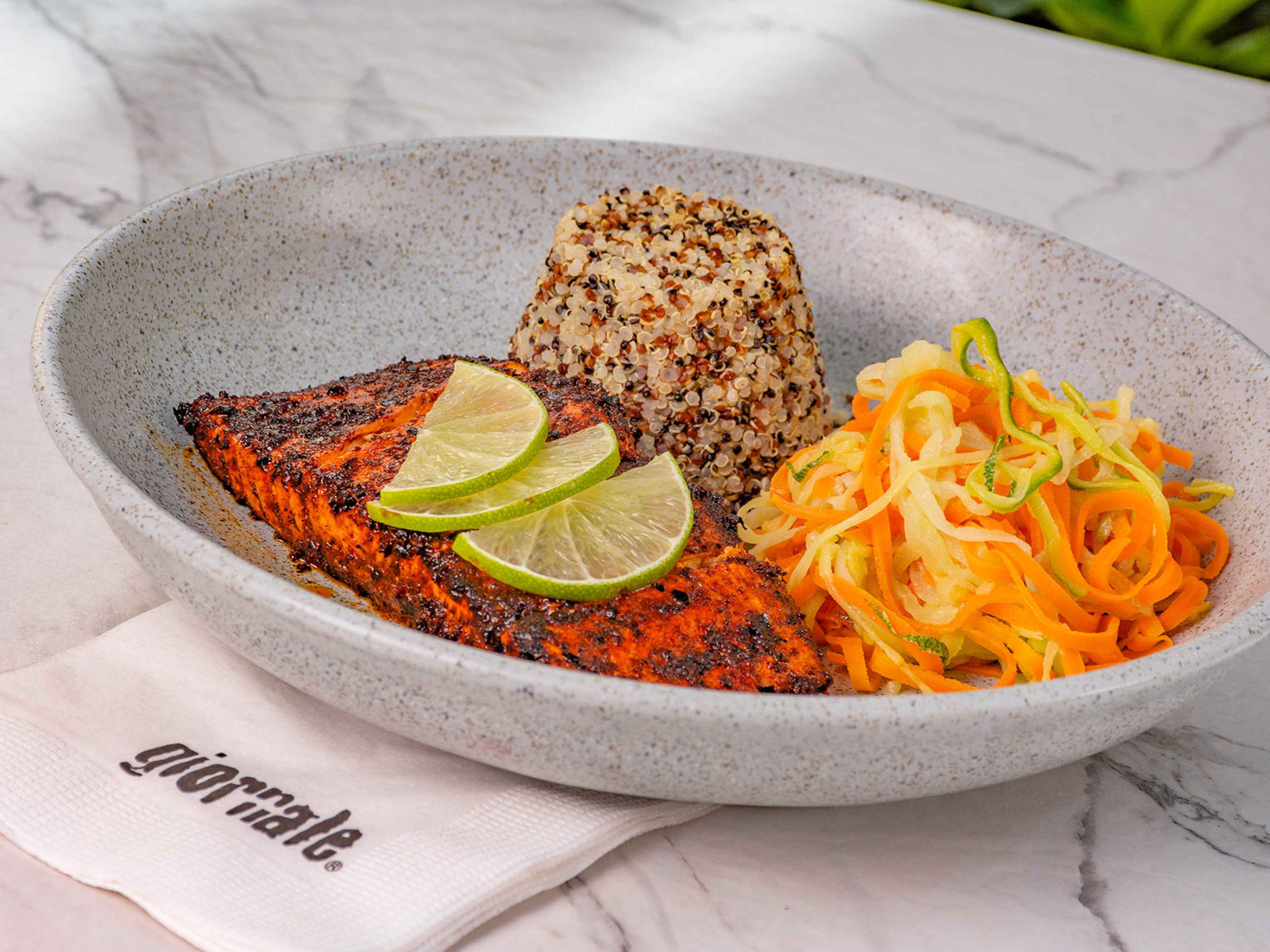 Salmón en costra de chiles