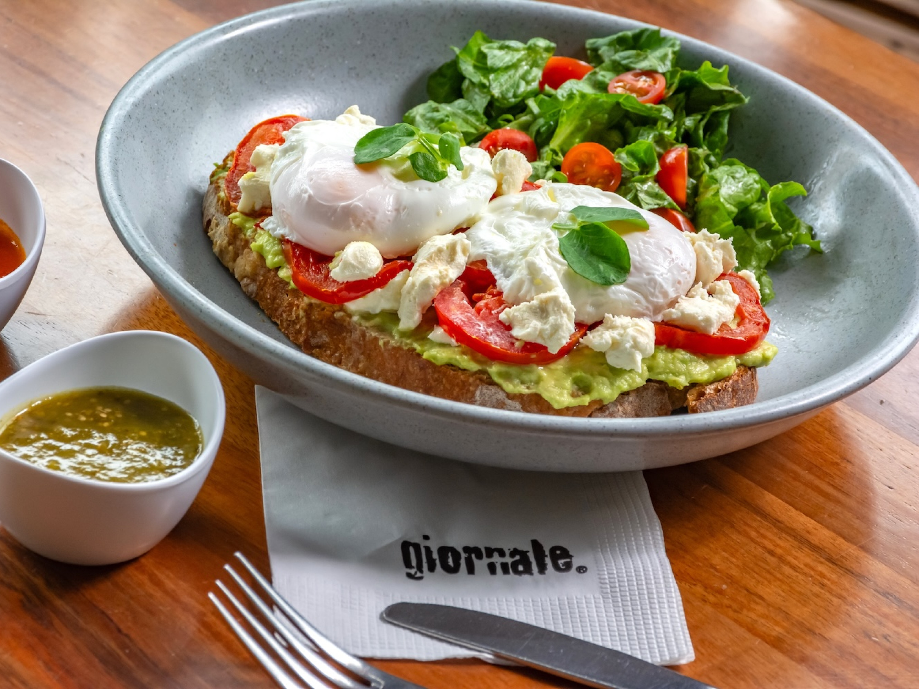 Toast de aguacate con huevo